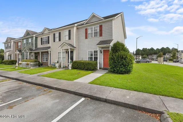 $1,250 | 100 Ashwood Drive, Jacksonville, NC 28546