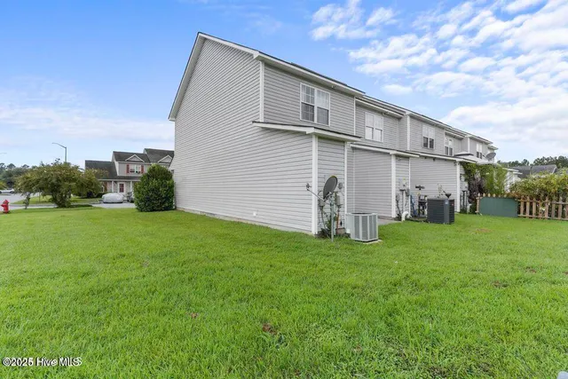 $1,250 | 100 Ashwood Drive, Jacksonville, NC 28546