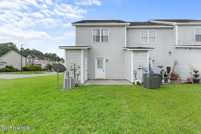 $1,250 | 100 Ashwood Drive, Jacksonville, NC 28546