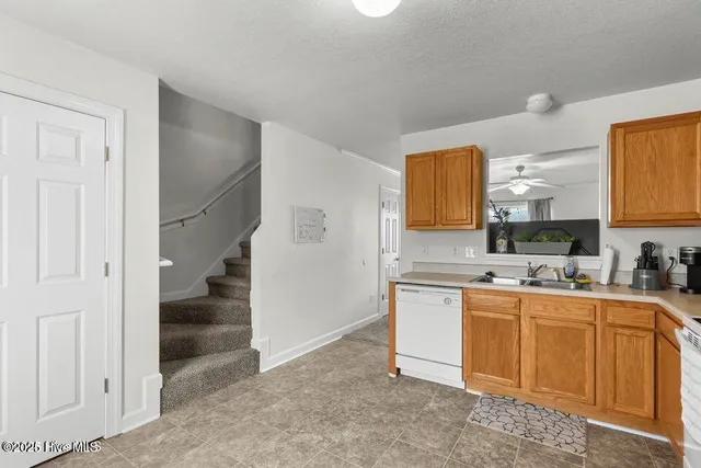 $1,250 | 100 Ashwood Drive, Jacksonville, NC 28546