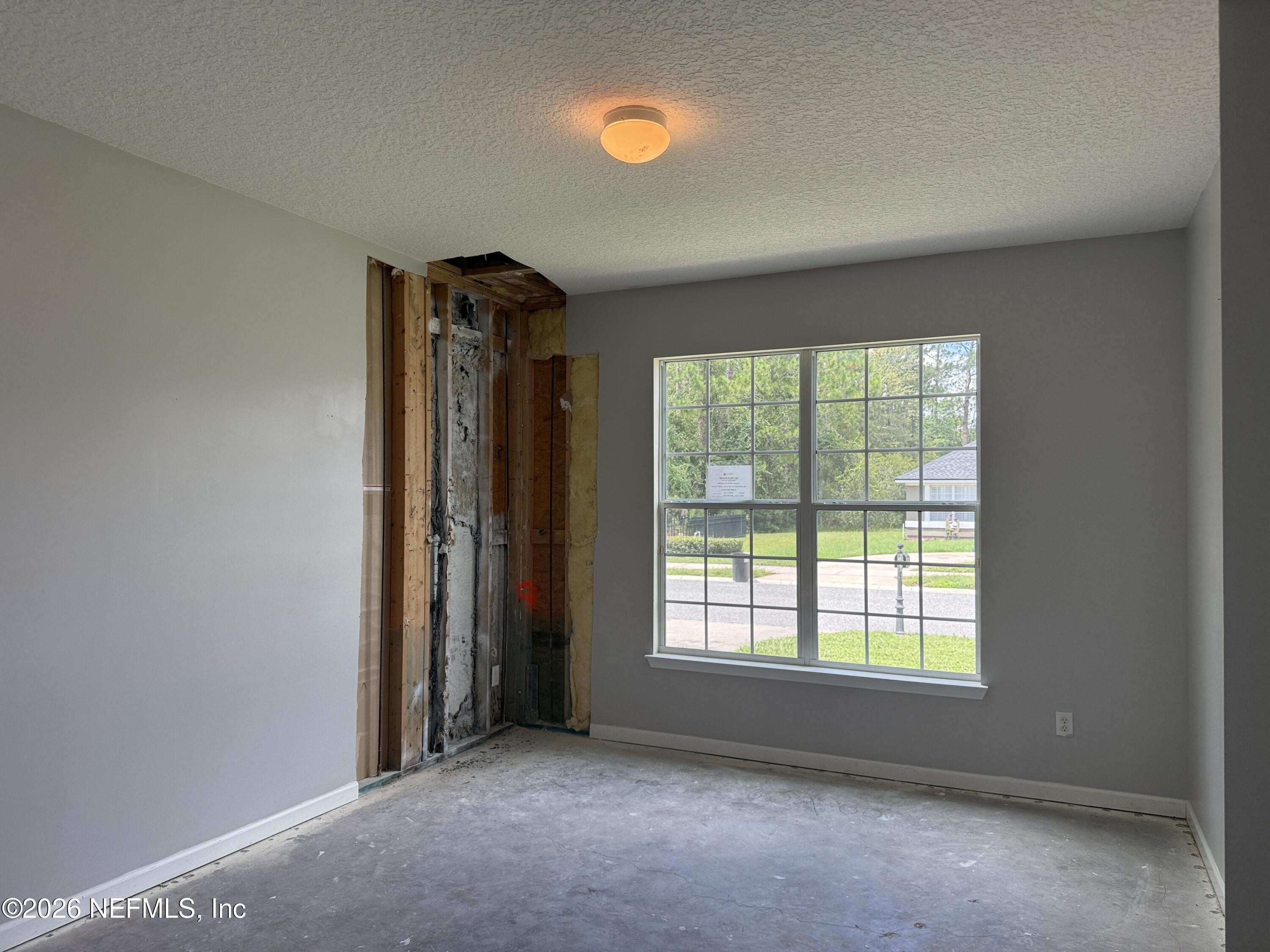 11529 Oaklawn Road Jacksonville, FL 32218 - Photo 3 of 29 Living room