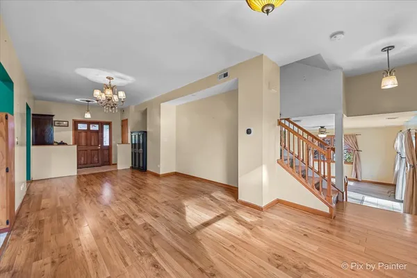 $3,400 | 31 West Harrison Road, Lombard, IL 60148