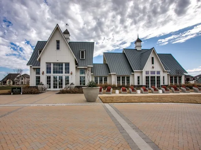 a view of a house and outdoor space