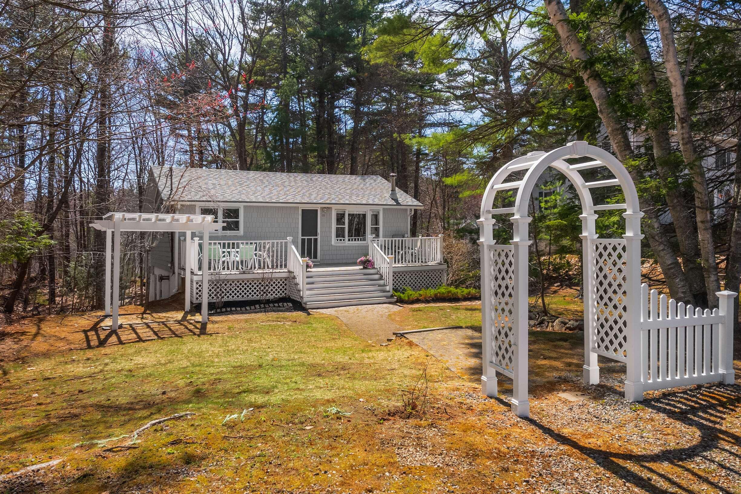 14 Beacon Street Extension York, ME 03909 - Photo 1 of 16 Exterior
