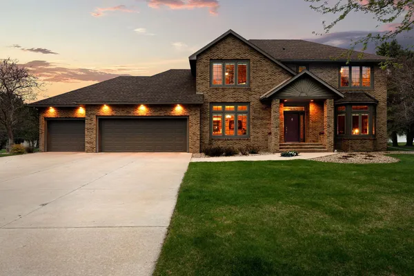 $514,900 | 805 27th Street Southwest, Austin, MN 55912