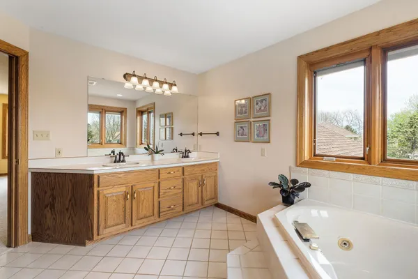 $514,900 | 805 27th Street Southwest, Austin, MN 55912