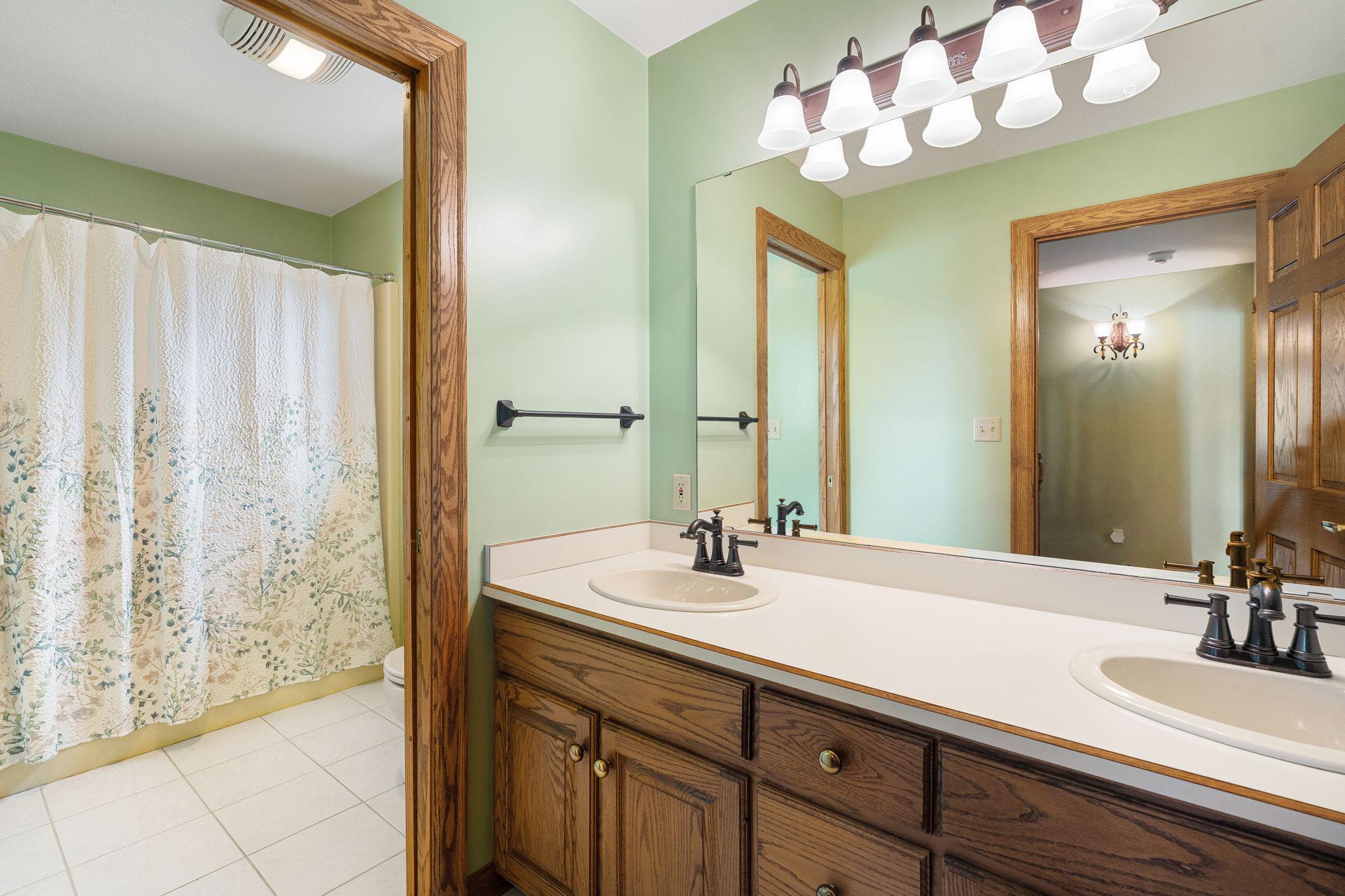 805 27th Street Southwest Austin, MN 55912 - Photo 38 of 81