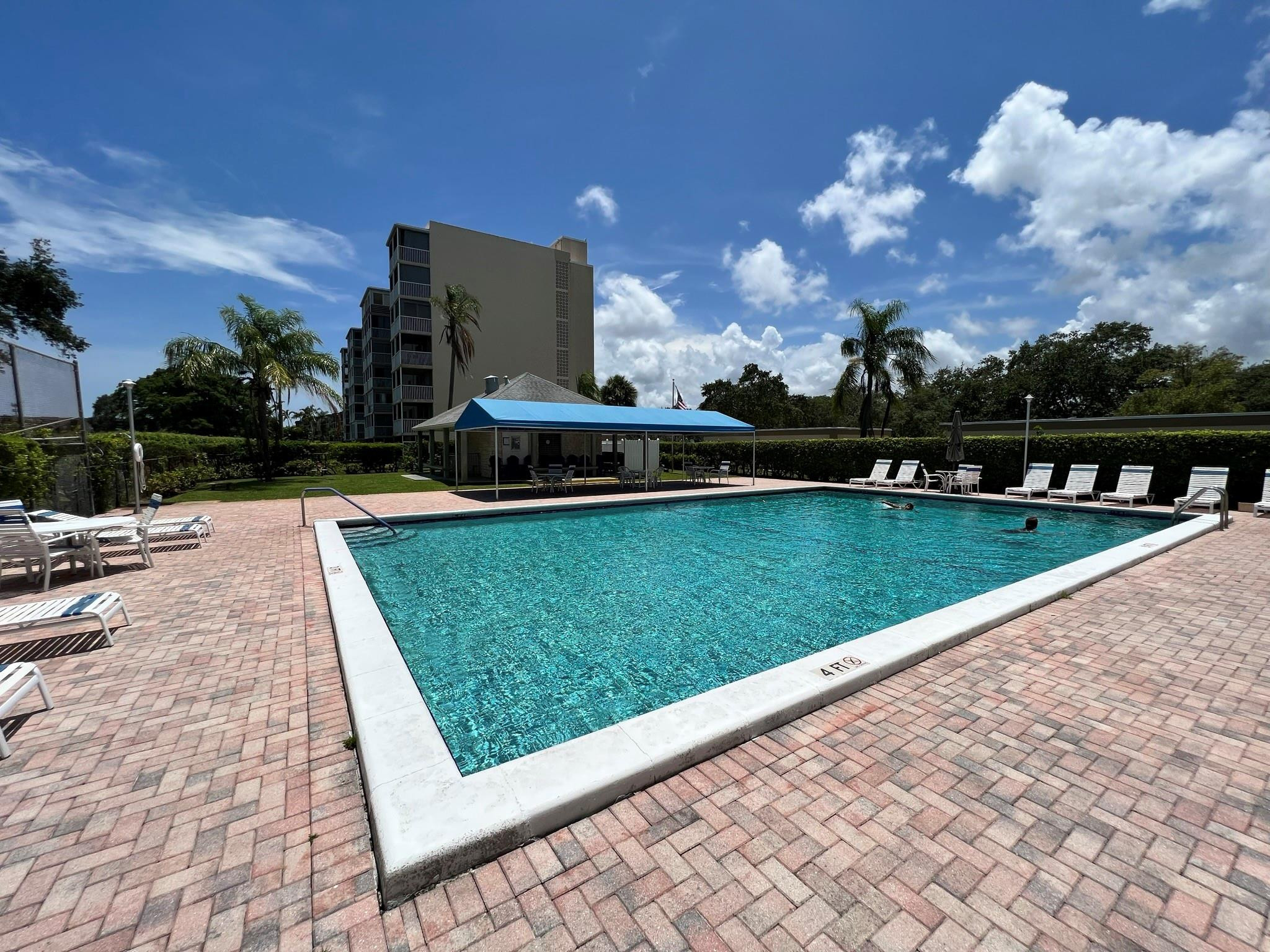 5700 Northwest 2nd Avenue, Unit 204 Boca Raton, FL 33487 - Photo 29 of 31 a view of a garden