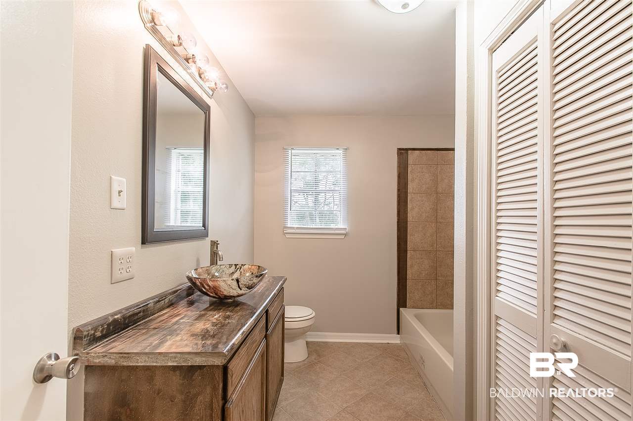 34140 Spring Run Road Stapleton, AL 36578 - Photo 17 of 36 Guest bathroom