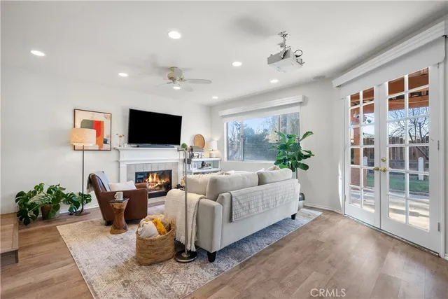 $815,000 | 22732 Pear Court, Saugus, CA 91390