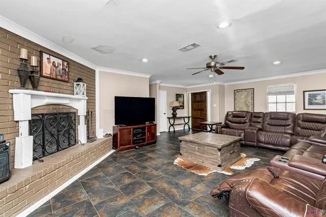 $310,000 | 5660 Cr-92, St. Francisville, LA 70775