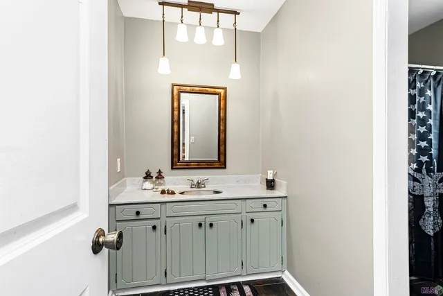 $330,000 | 5660 Cr-92, St. Francisville, LA 70775