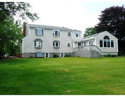 60 Park Road Chelmsford, MA 01824 - Photo 2 of 13 Gallery Image 2
