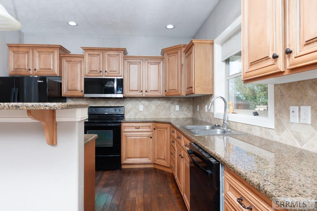 2054 Castelli Drive Ammon, ID 83401 - Photo 4 of 54