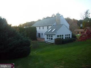 35 Raphael Road Hockessin, DE 19707 - Photo 2 of 6