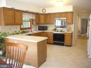 35 Raphael Road Hockessin, DE 19707 - Photo 4 of 6