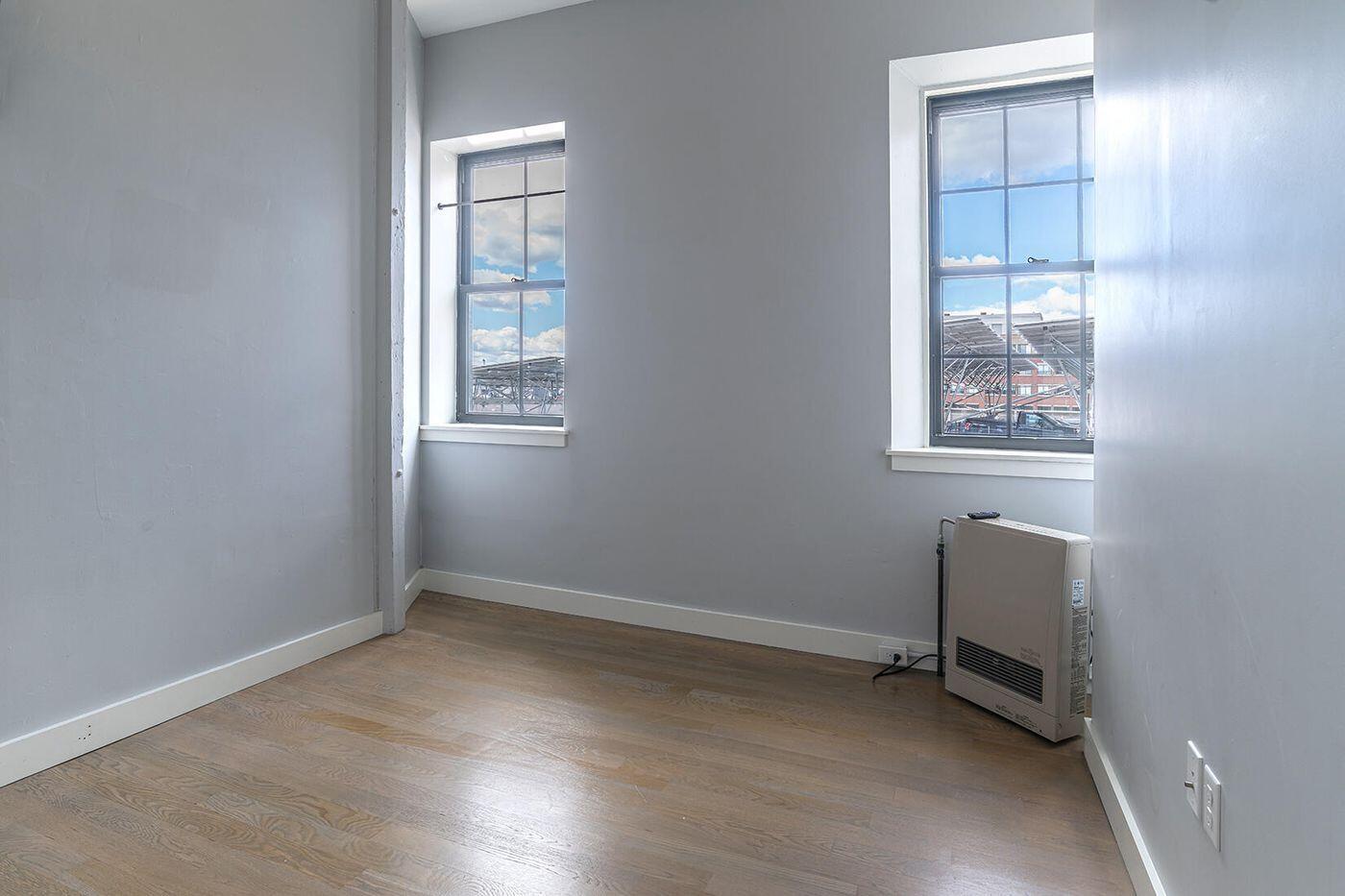 10 Exchange Street, Unit 413 Portland, ME 04101 - Photo 10 of 18 W10-ME2864-LANDVEST_03242610304