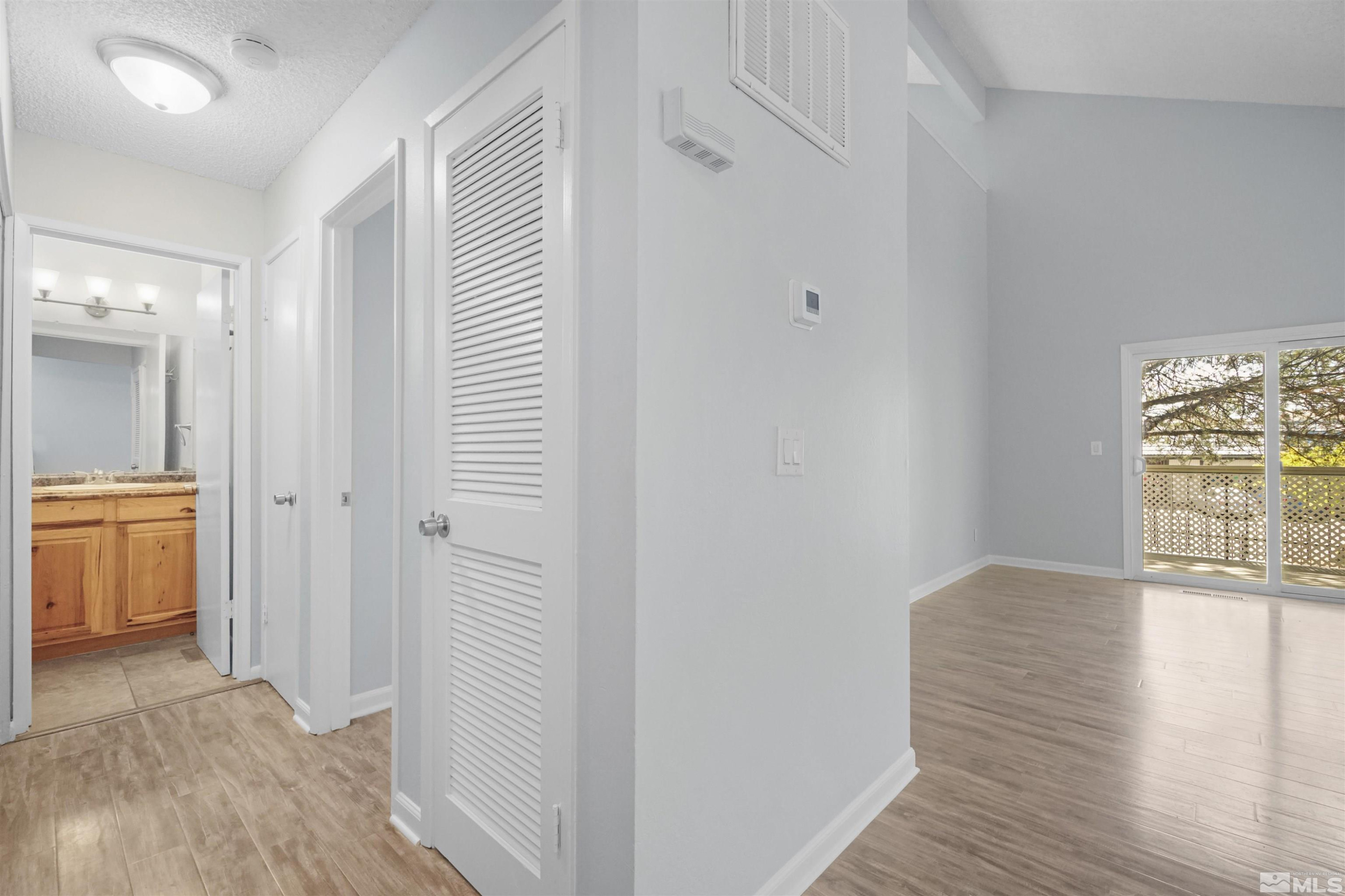2386 Roundhouse Road Sparks, NV 89431 - Photo 7 of 26 Photo 7