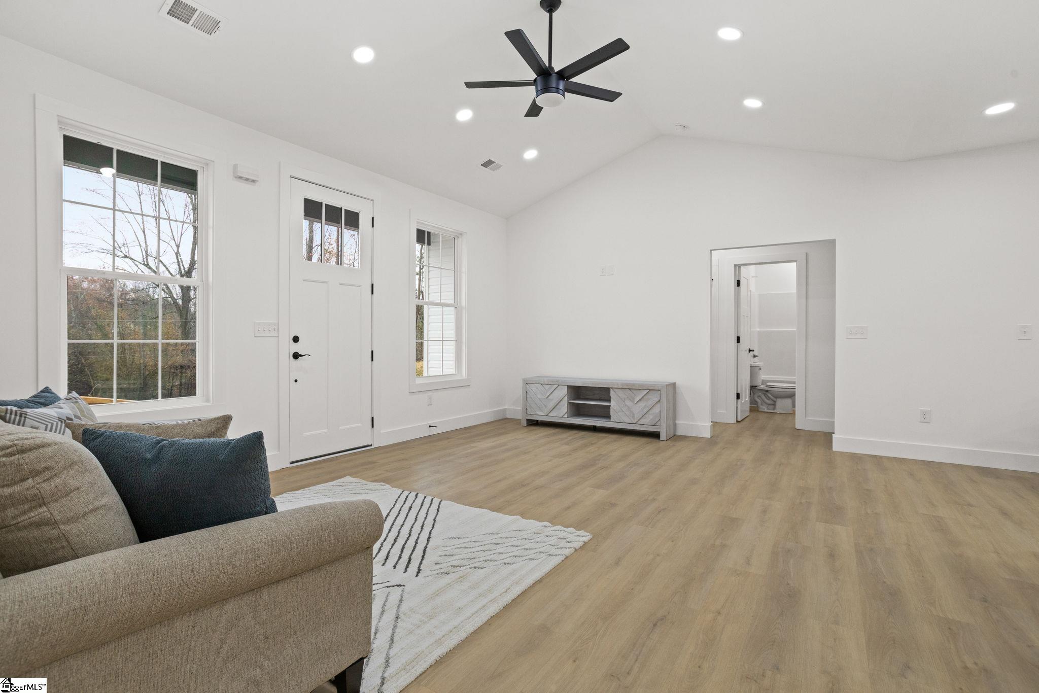 738 Tanner Road Taylors, SC 29687 - Photo 8 of 25