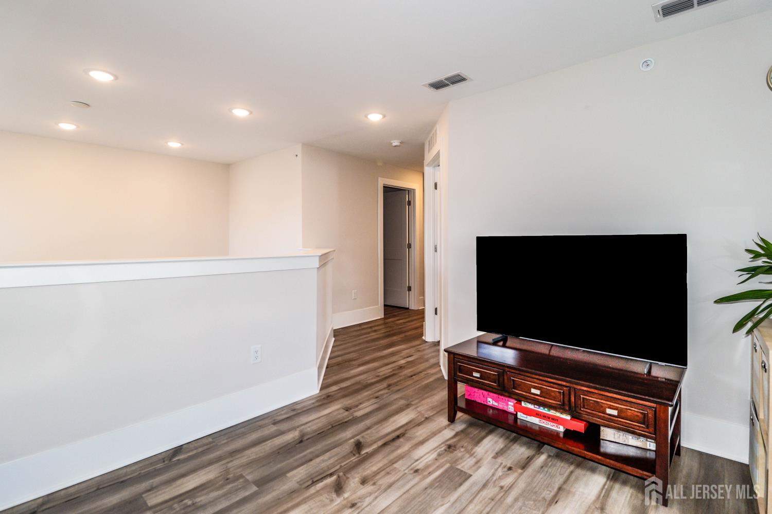 715 Station Road Dunellen, NJ 08812 - Photo 11 of 26