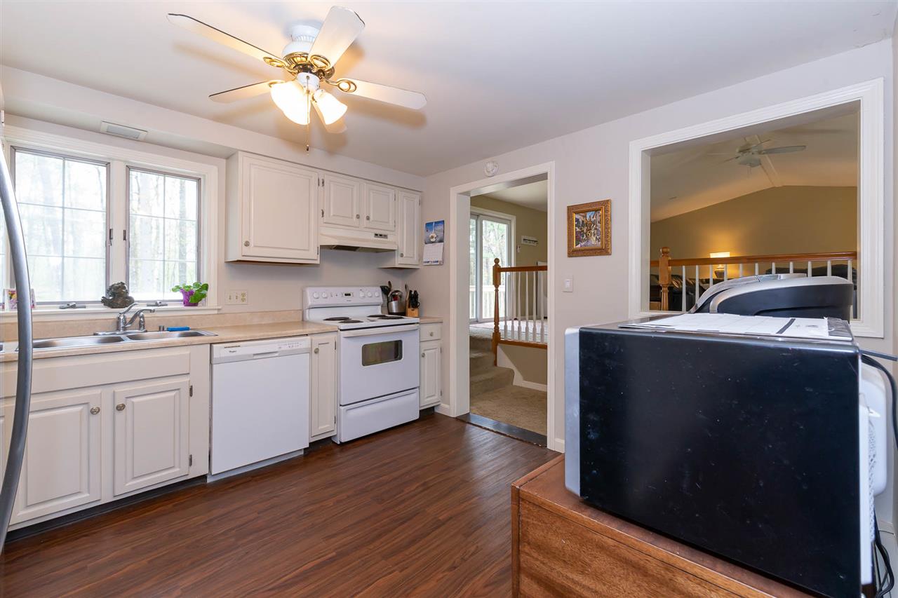 10 Raintree Drive Londonderry, NH 03053 - Photo 17 of 31