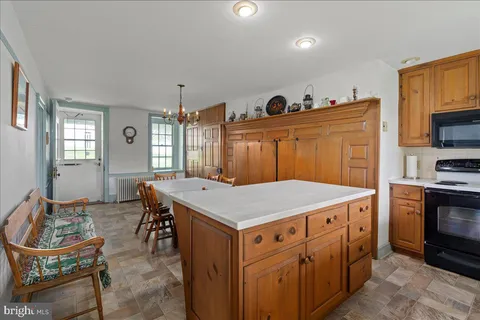 $3,250,000 | 215 Nockamixon Road, Kintnersville, PA 18930