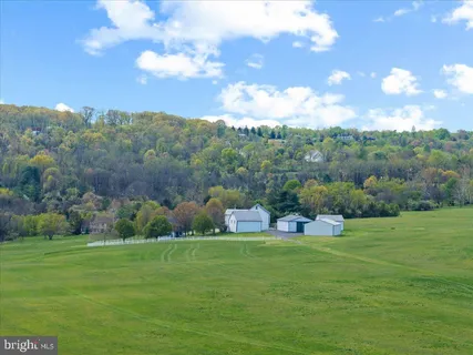 $3,250,000 | 215 Nockamixon Road, Kintnersville, PA 18930