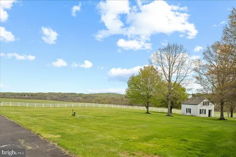$3,250,000 | 215 Nockamixon Road, Kintnersville, PA 18930