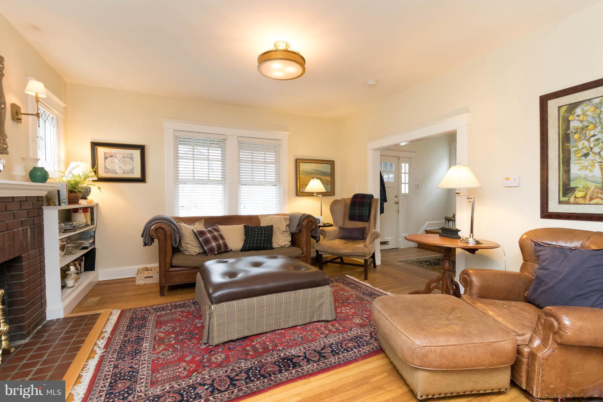 517 Anneslie Road Baltimore, MD 21212 - Photo 5 of 30 Living Room