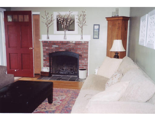 26 Elmont Road Lowell, MA 01852 - Photo 3 of 14 Gallery Image 3