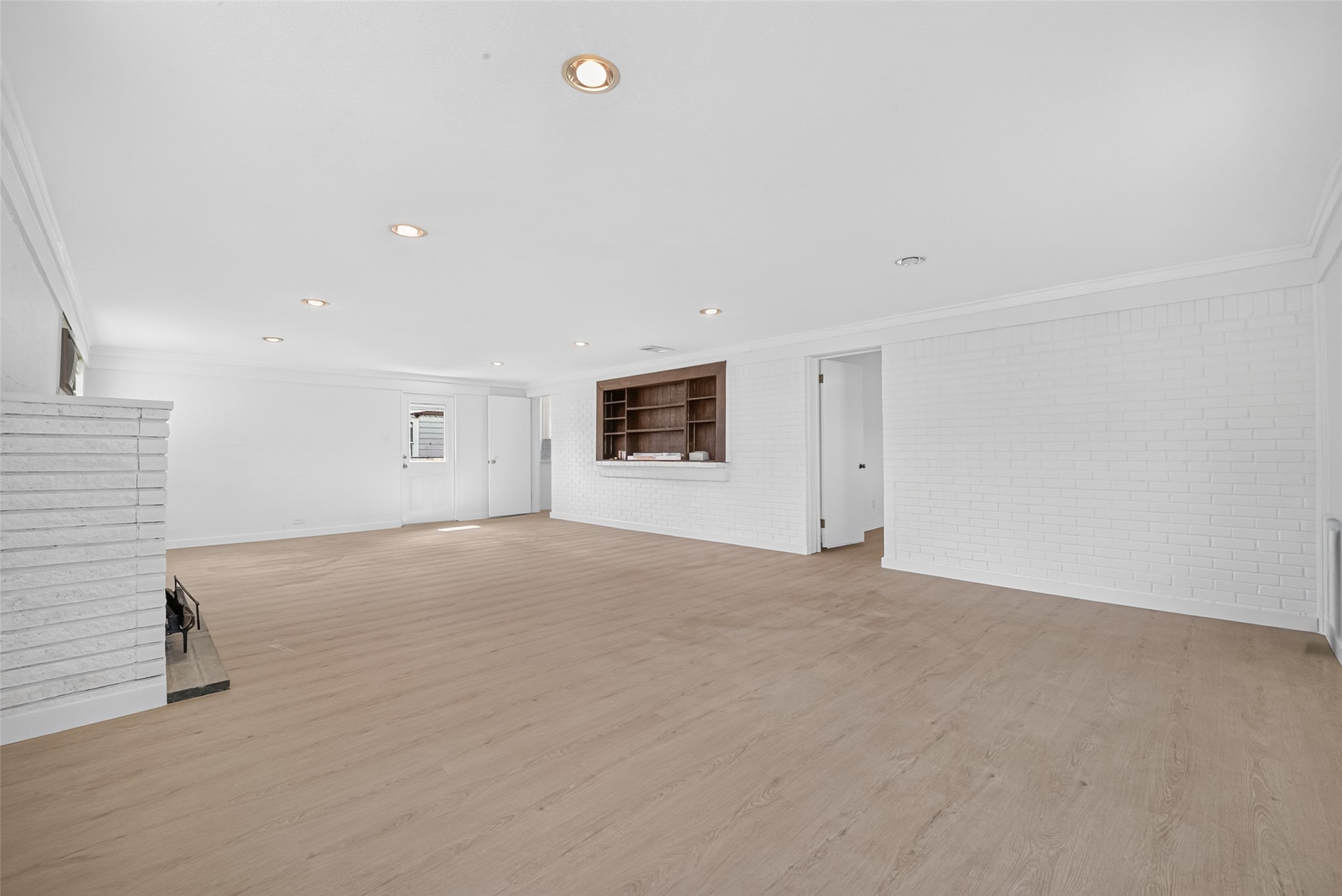 6131 Birdwood Road Houston, TX 77074 - Photo 9 of 22 Gallery Image 9