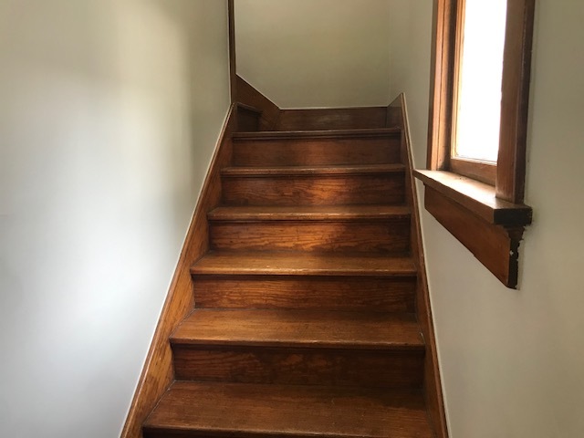 404 South Hall Street Morrison, IL 61270 - Photo 17 of 25 a view of entryway