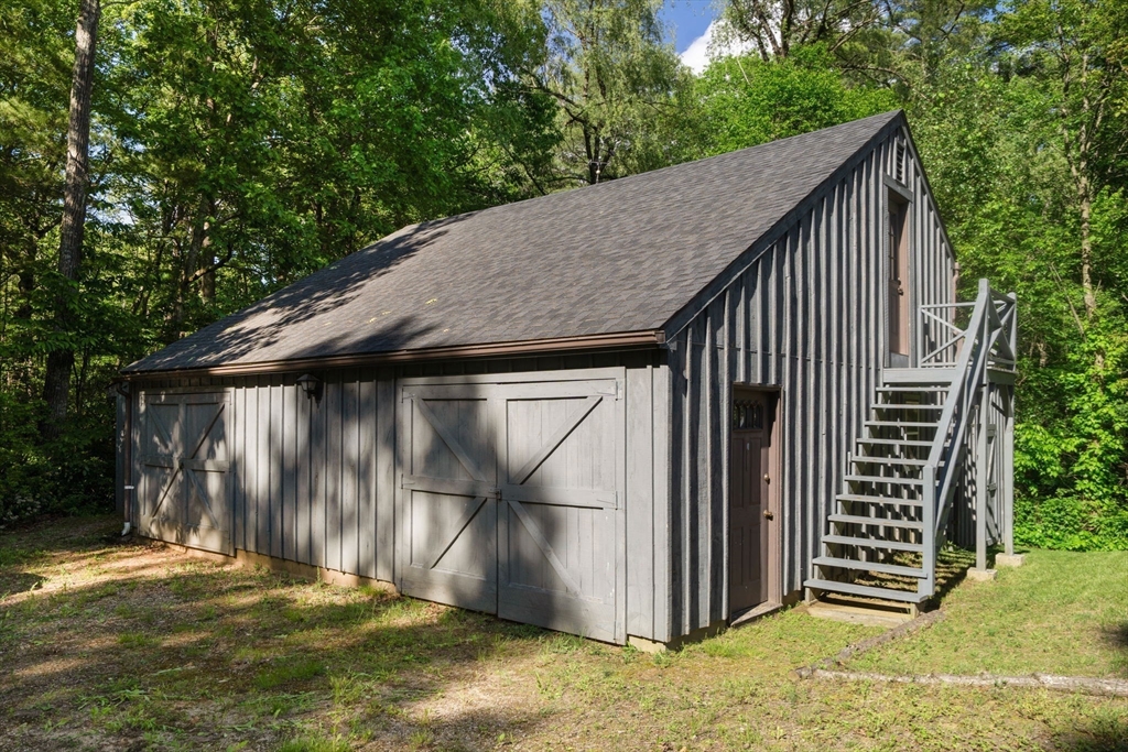 1 Leno Road Sturbridge, MA 01566 - Photo 28 of 33