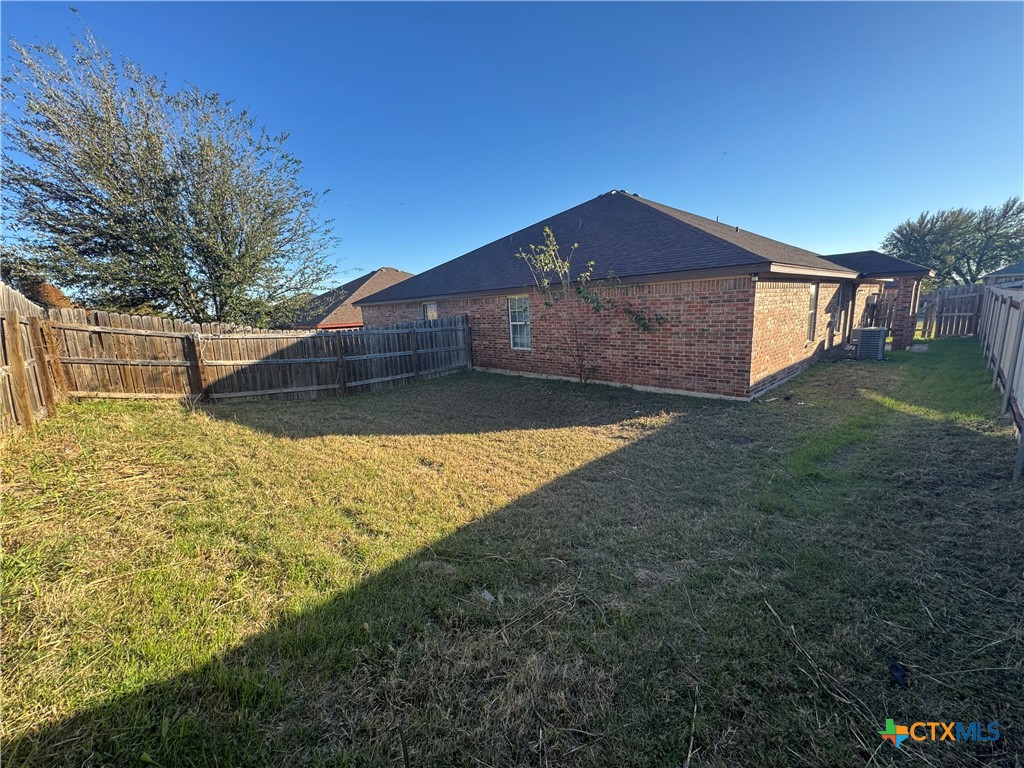 3003 Baldwin Loop Killeen, TX 76549 - Photo 20 of 33