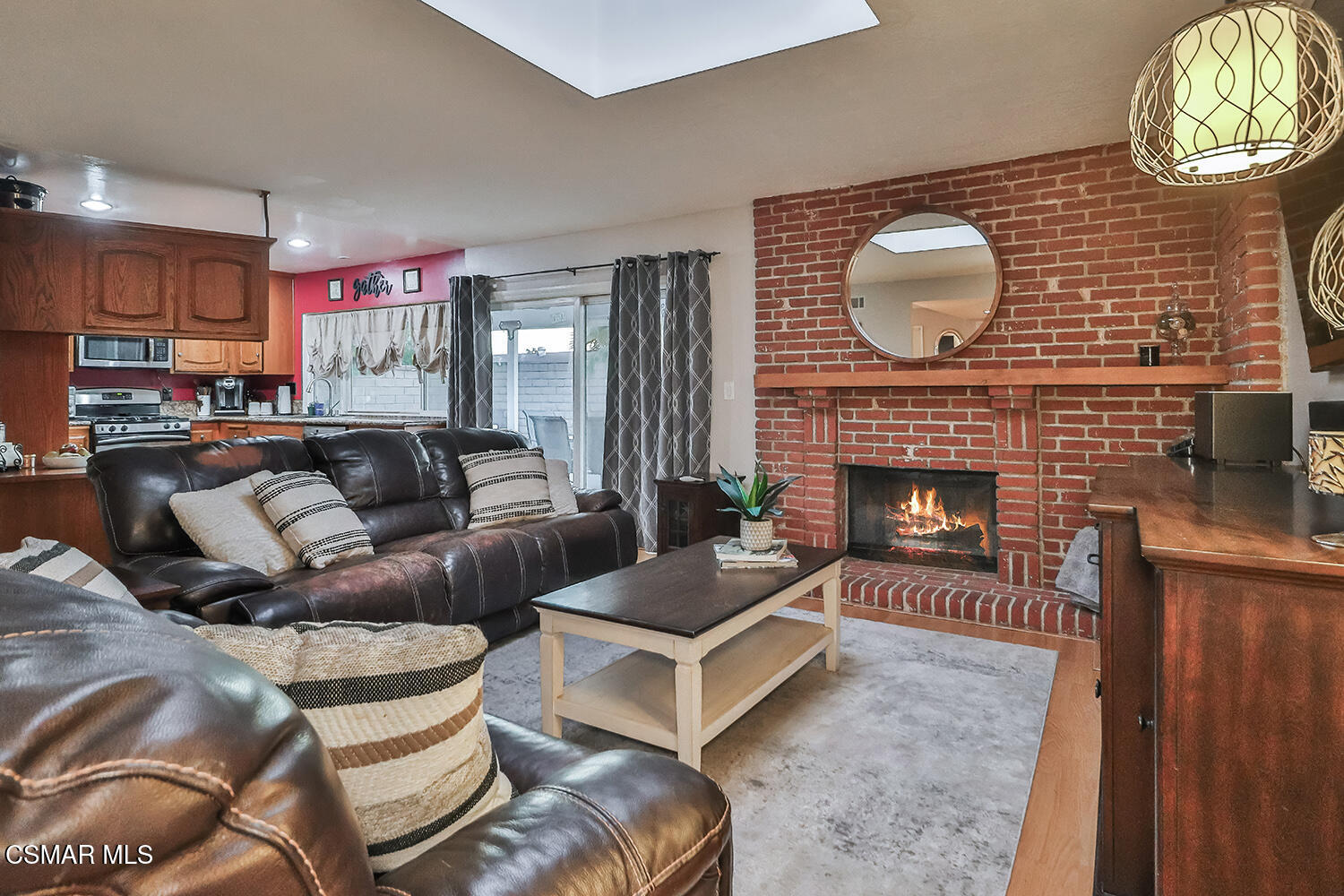 1659 Darrah Avenue Simi Valley, CA 93063 - Photo 11 of 36 cFamily and Kitchen3