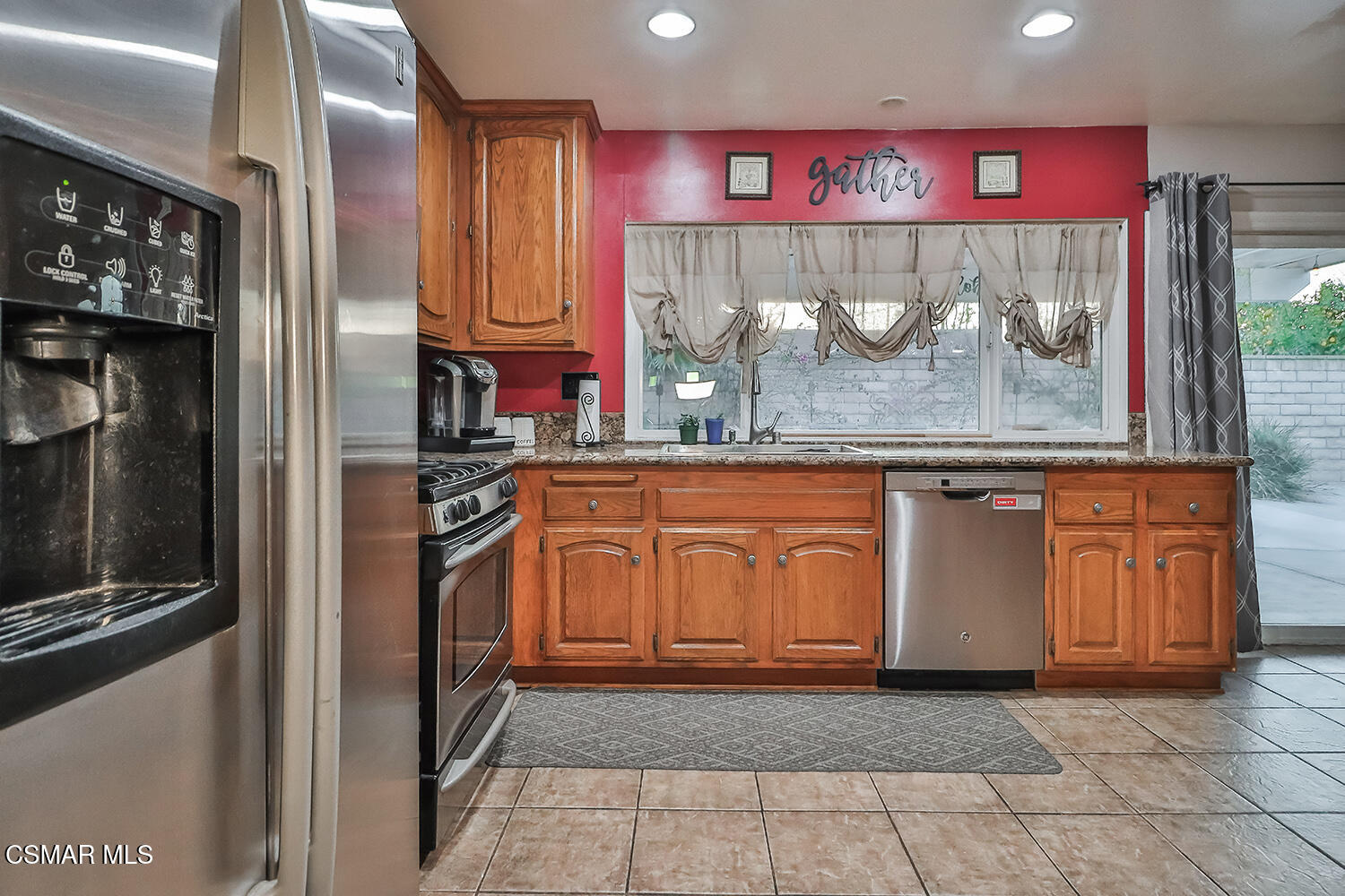1659 Darrah Avenue Simi Valley, CA 93063 - Photo 14 of 36 cFamily and Kitchen6