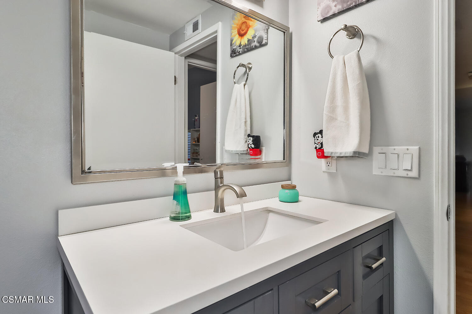 1659 Darrah Avenue Simi Valley, CA 93063 - Photo 23 of 36 gShared Bath2