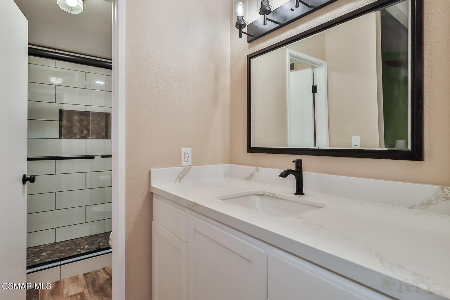 1659 Darrah Avenue Simi Valley, CA 93063 - Photo 28 of 36 hPrimary Bedroom Suite4