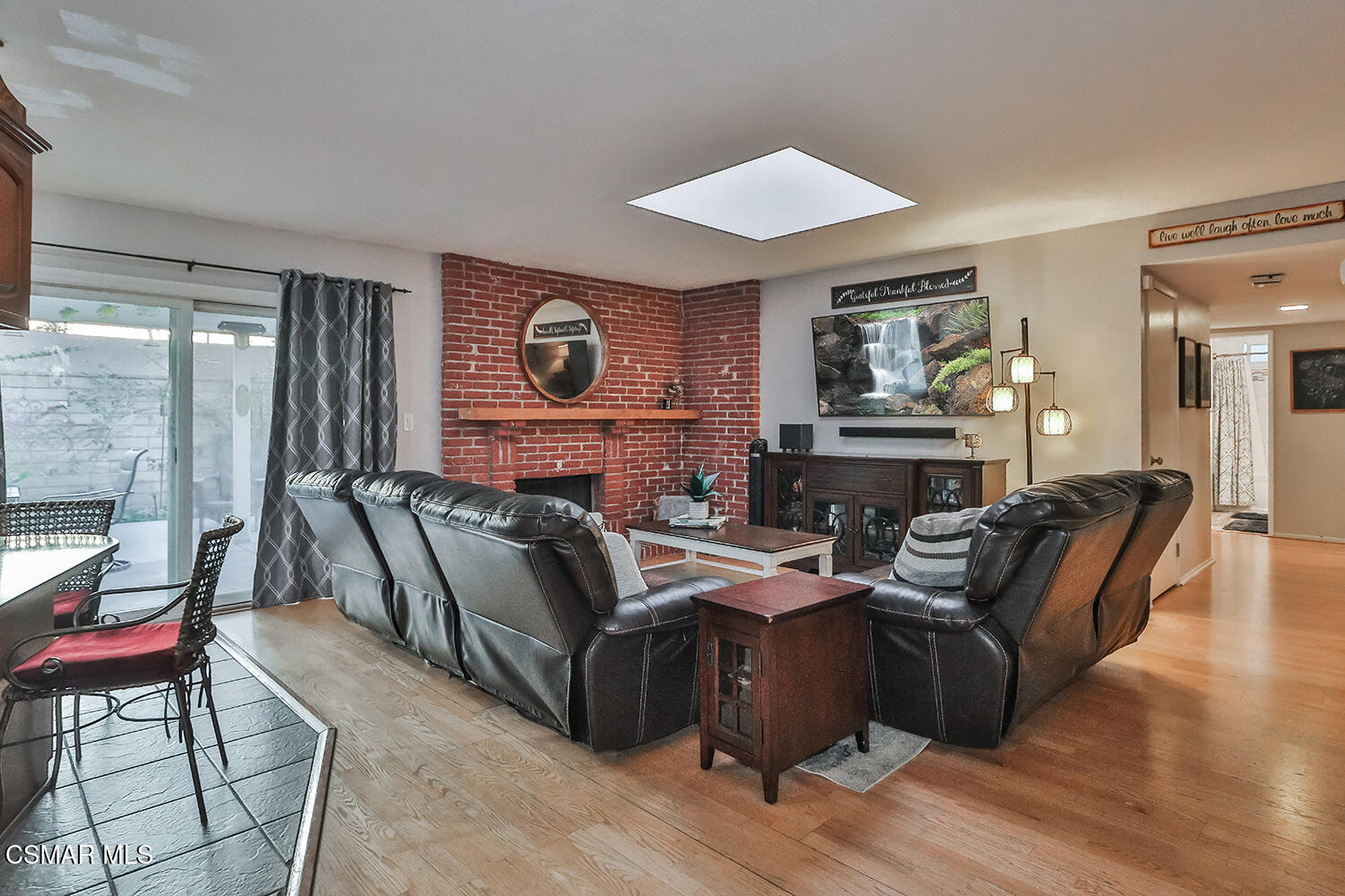 1659 Darrah Avenue Simi Valley, CA 93063 - Photo 9 of 36 cFamily and Kitchen1