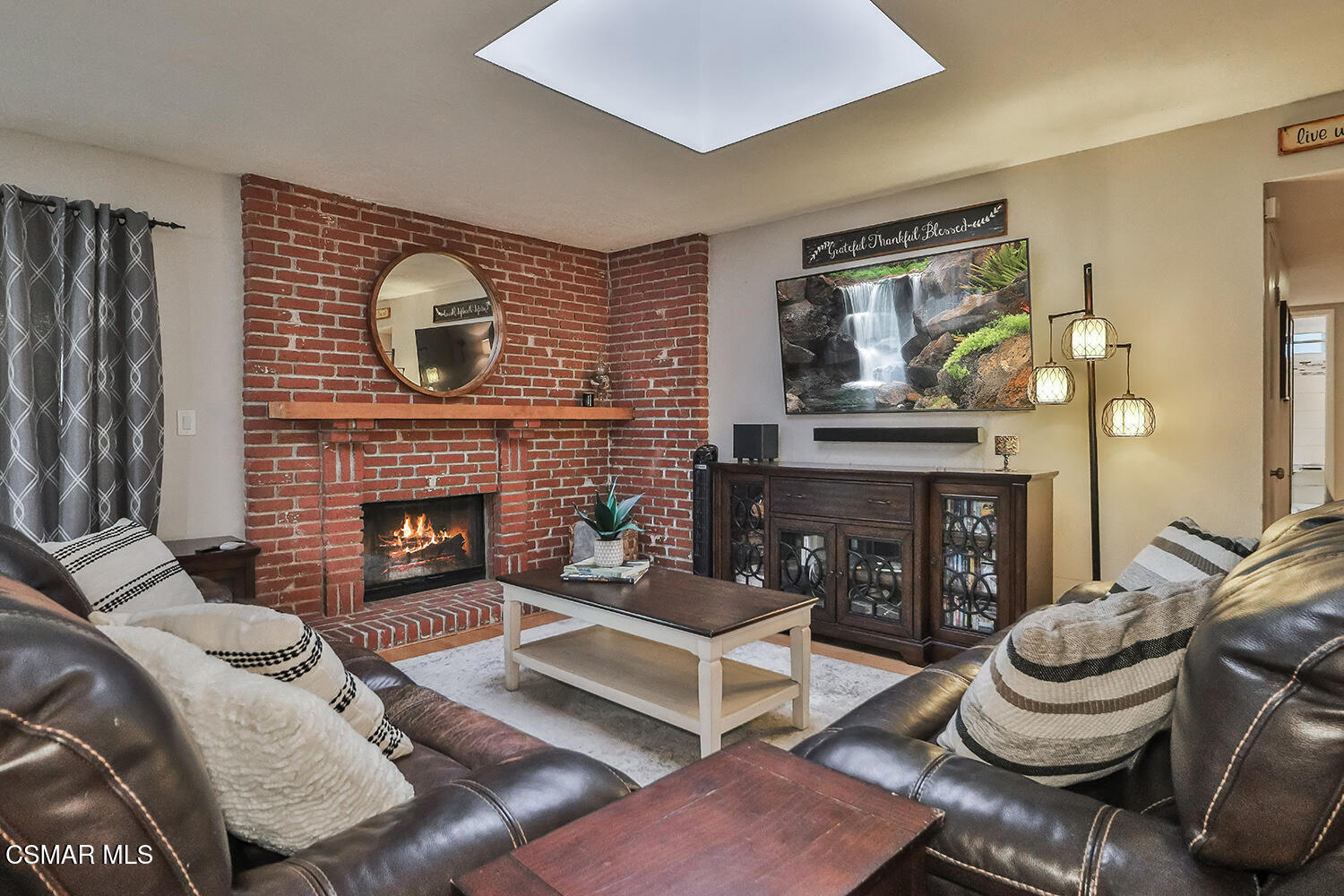 1659 Darrah Avenue Simi Valley, CA 93063 - Photo 10 of 36 cFamily and Kitchen2