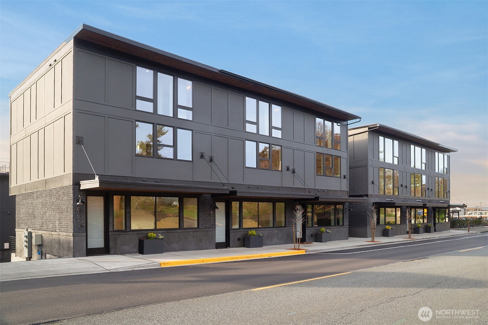 614 5th Avenue South, Unit A103 Edmonds, WA 98020 - Photo 26 of 28 a front view of a building