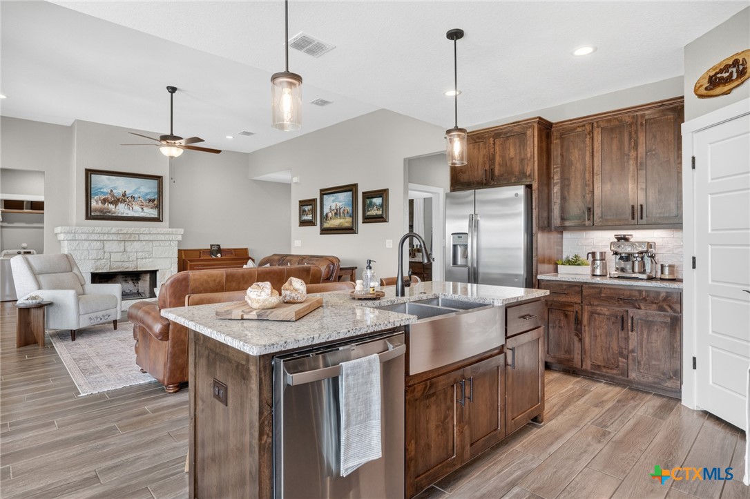 876 Primrose Path Spring Branch, TX 78070 - Photo 8 of 35 Gallery Image 8