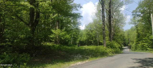 $119,900 | 140 Strykers Road, Florida, MA 01247