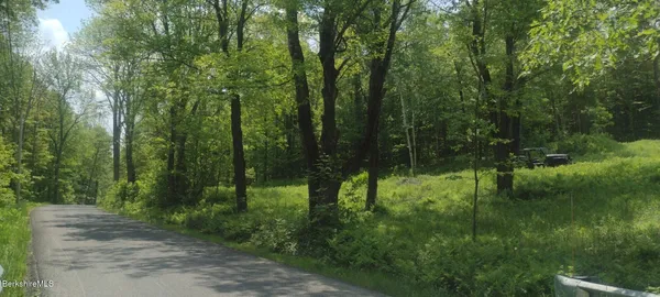 $119,900 | 140 Strykers Road, Florida, MA 01247
