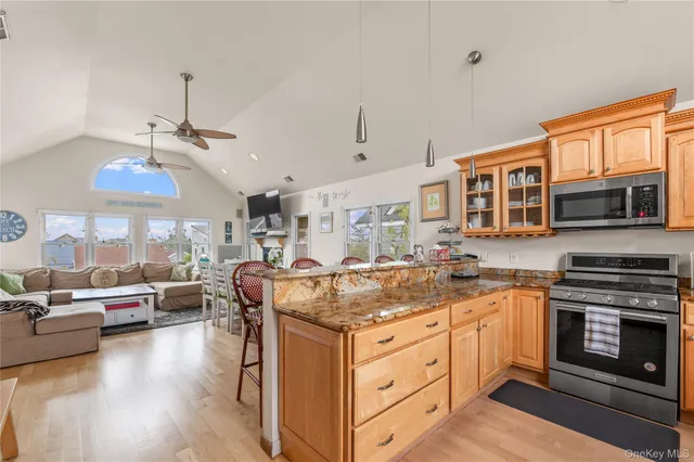 $1,599,999 | 22 Bungalow Lane, Ocean Beach, NY 11770