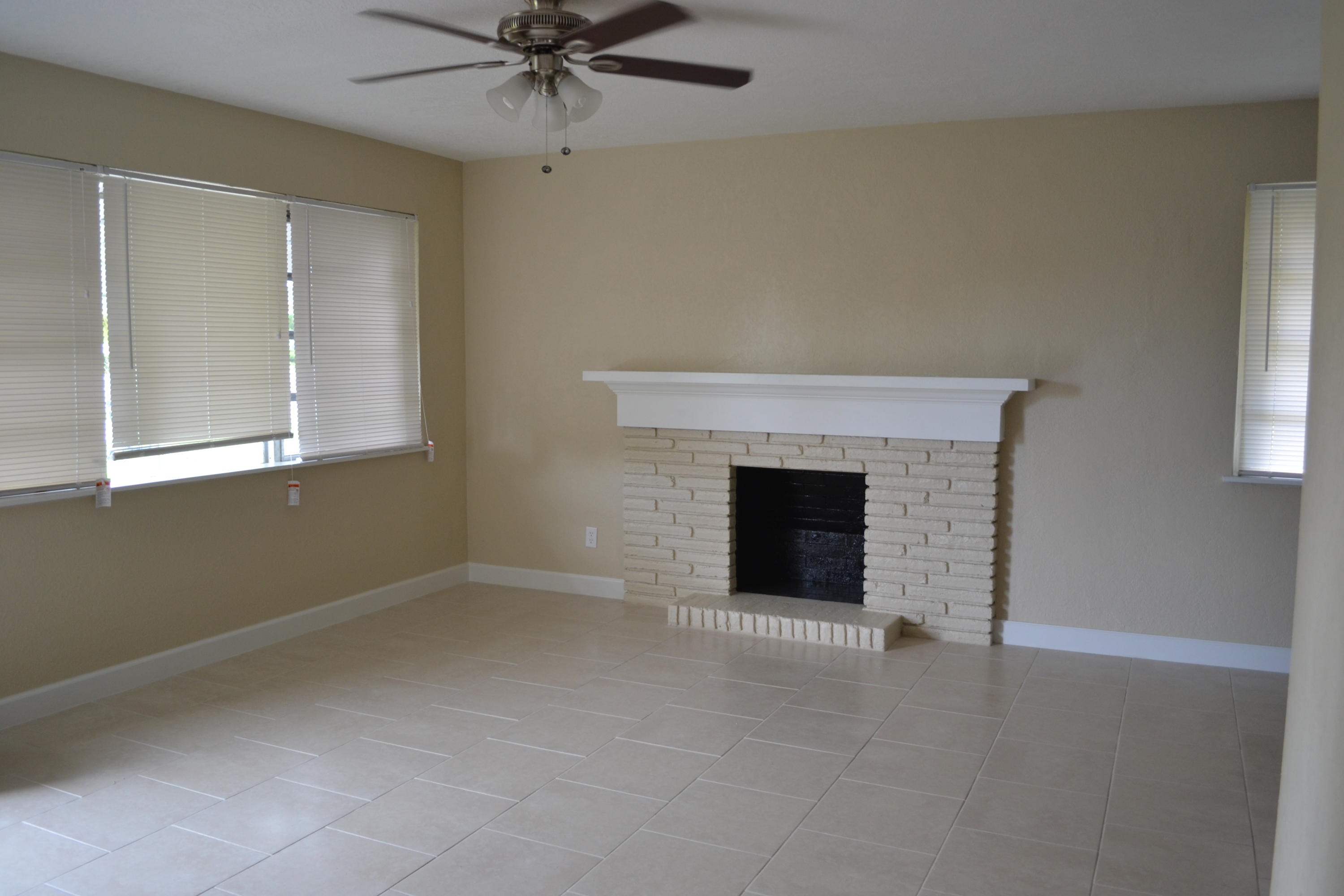 817 Beech Road West Palm Beach, FL 33409 - Photo 7 of 8 LIVING ROOM