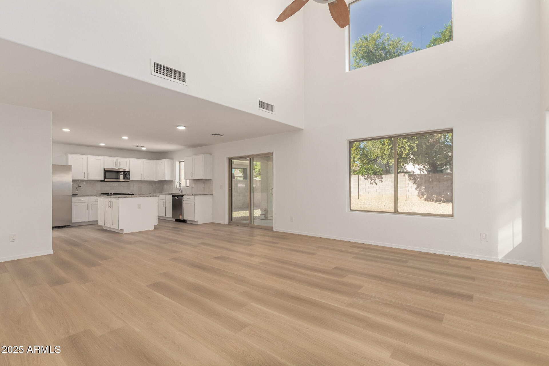 340 East Bradstock Way San Tan Valley, AZ 85140 - Photo 5 of 34 09-Bradstock