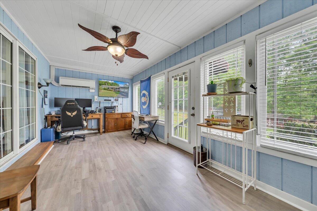 933 Martin McNeil Road Salem, VA 24153 - Photo 20 of 58 20-MIB06950