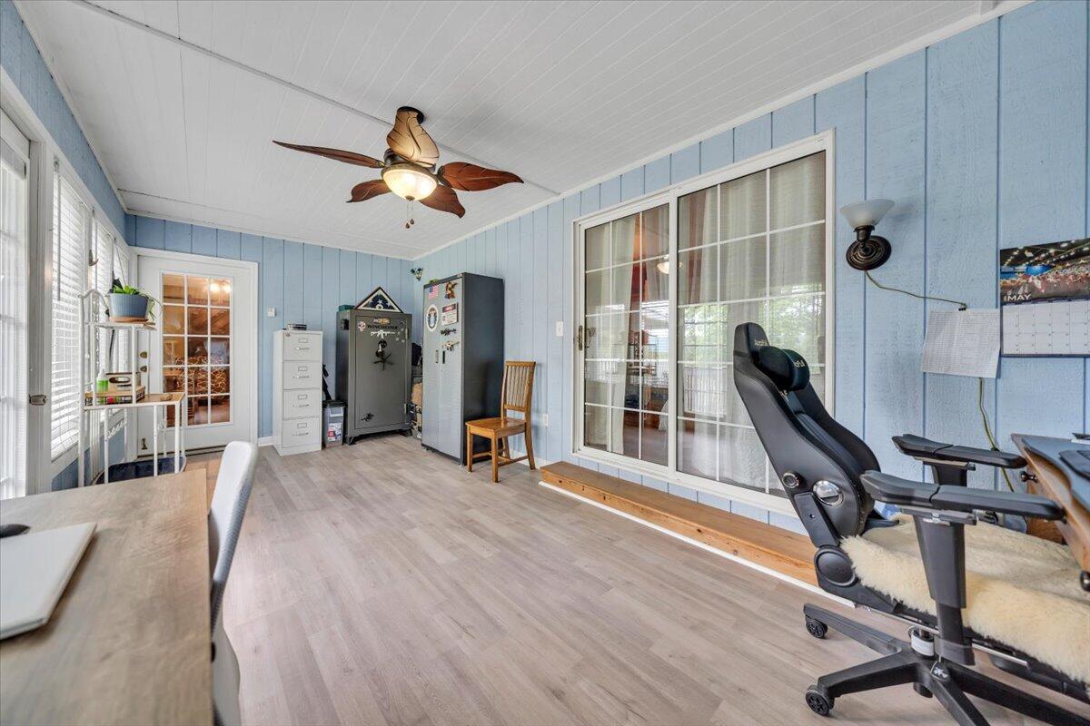 933 Martin McNeil Road Salem, VA 24153 - Photo 21 of 58 21-MIB06953