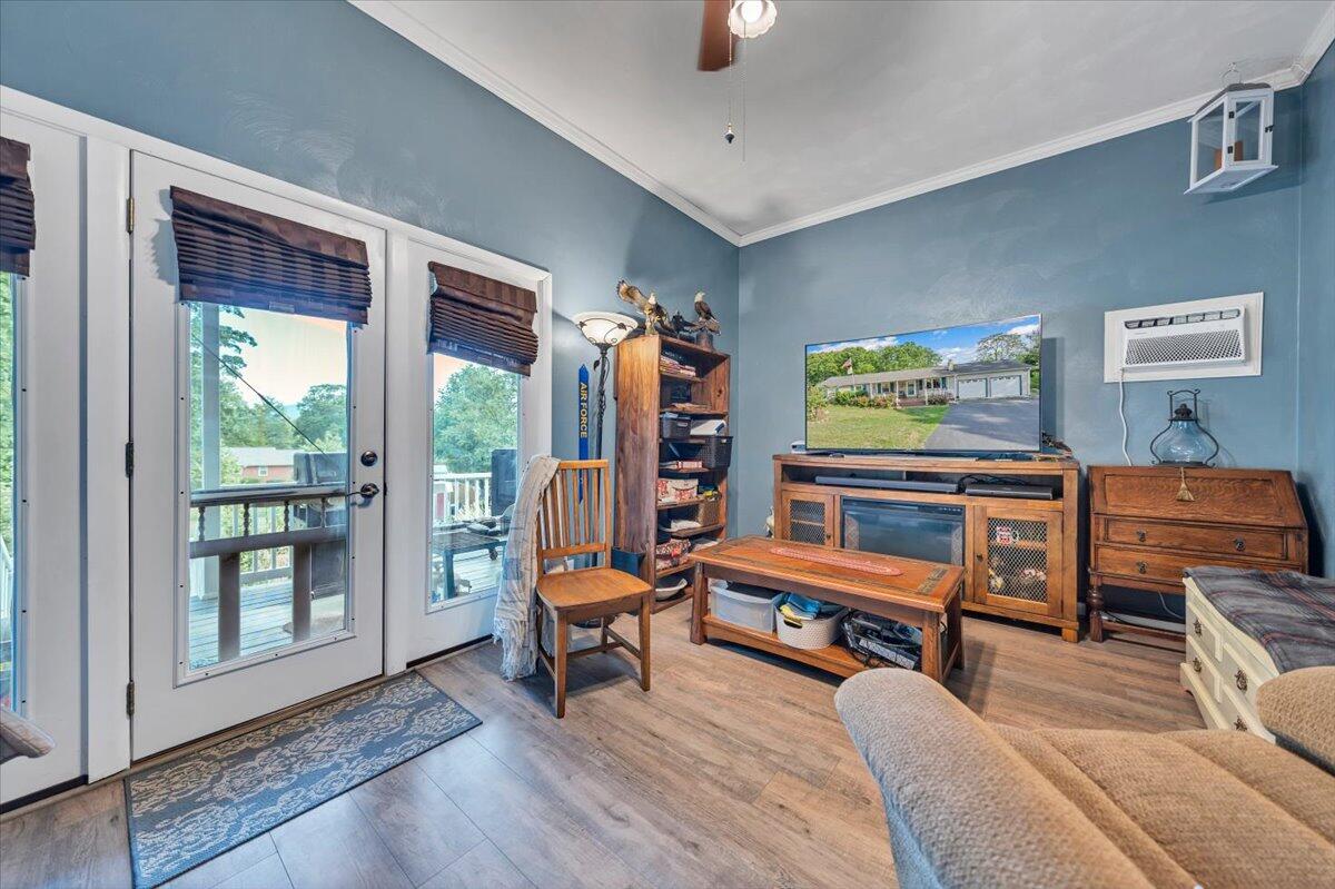 933 Martin McNeil Road Salem, VA 24153 - Photo 23 of 58 23-MIB07064